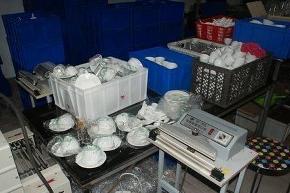 廊坊問(wèn)題消毒餐具生產(chǎn)工廠被查 監(jiān)管漏洞下的食品安全隱憂與酒店餐飲業(yè)管理反思